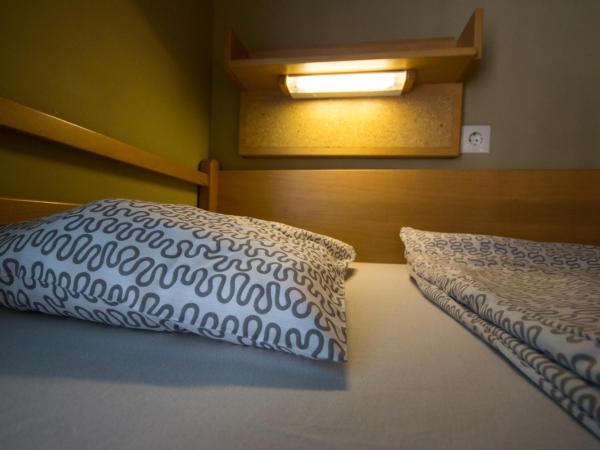 Treestyle Hostel : photo 1 de la chambre chambre quadruple avec salle de bains commune