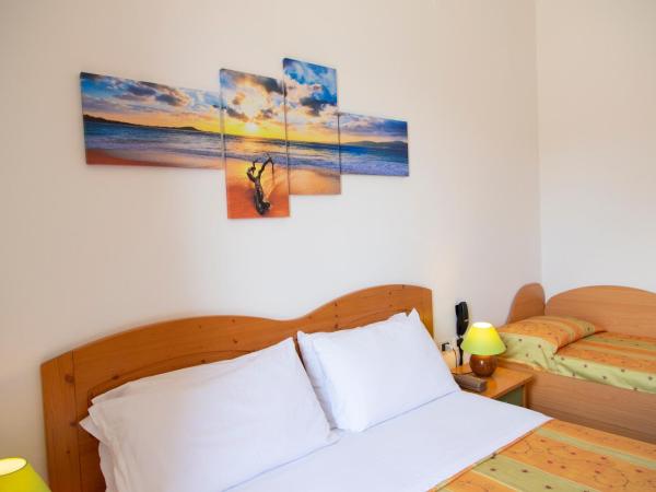 Hotel La Mandorla : photo 2 de la chambre chambre familiale standard