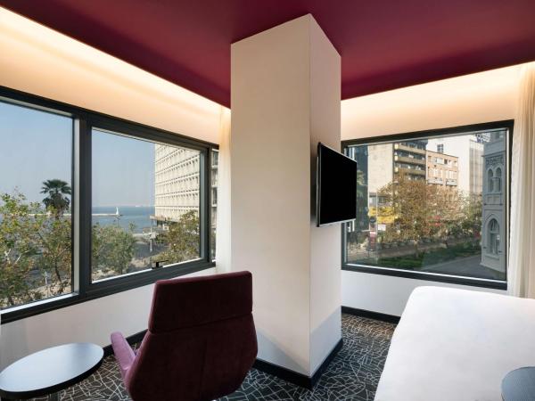 Park Inn by Radisson Izmir : photo 1 de la chambre suite junior - vue sur mer