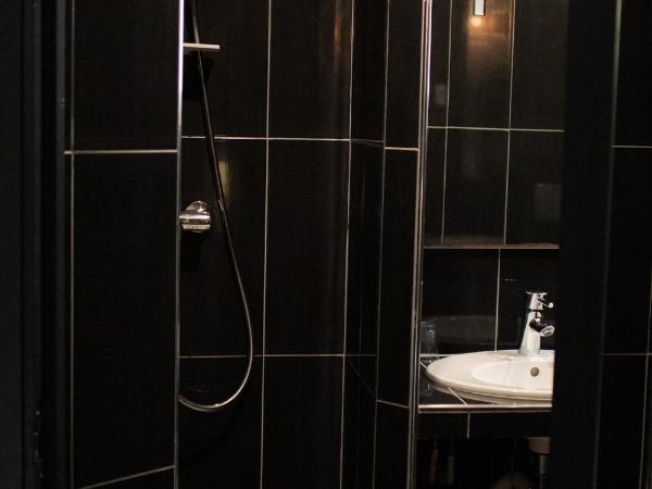 Hotel Molière : photo 2 de la chambre chambre double Économique