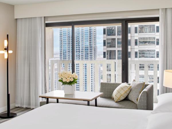 Hyatt Regency Atlanta : photo 4 de la chambre chambre lit king-size avec balcon - vue sur ville 