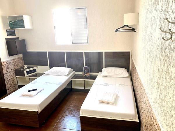 Hotel Praça da Árvore : photo 2 de la chambre chambre lits jumeaux standard