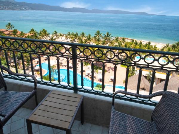 Fiesta Americana Puerto Vallarta All Inclusive & Spa : photo 4 de la chambre chambre lit king-size supérieure - vue partielle sur océan