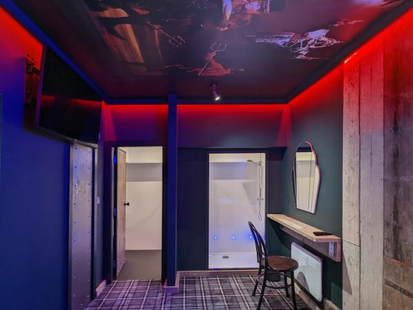 Briggate Hotel : photo 3 de la chambre book of mormon - double bedroom with city view