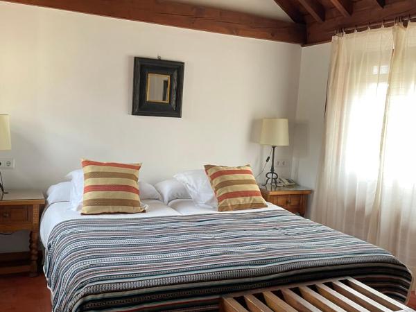 Hotel Santa Isabel La Real : photo 2 de la chambre chambre double ou lits jumeaux classique