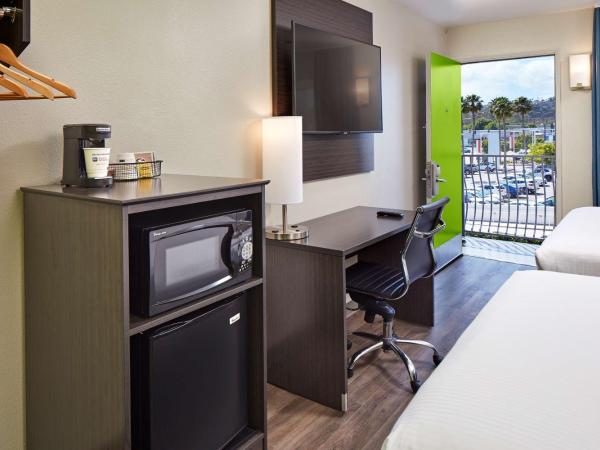 SureStay Hotel by Best Western San Diego Pacific Beach : photo 2 de la chambre chambre avec 2 grands lits queen-size