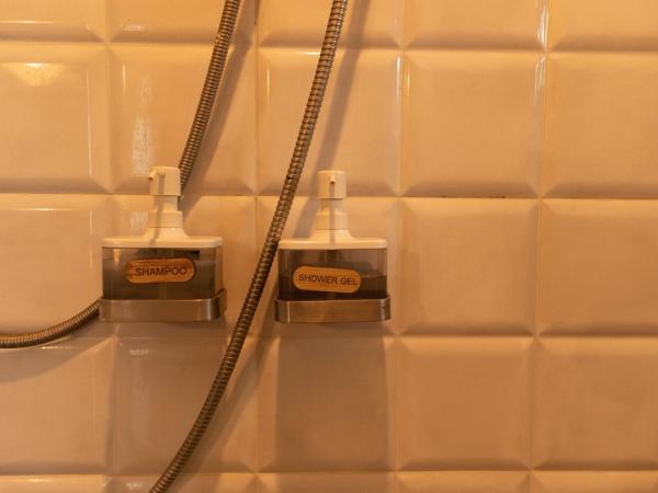 A Day Villa Chiangmai : photo 9 de la chambre chambre lit queen-size - vue sur piscine