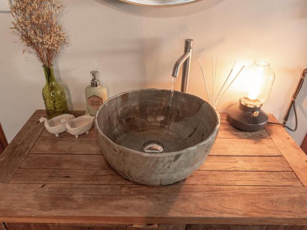 A Day Villa Chiangmai : photo 6 de la chambre chambre triple avec balcon