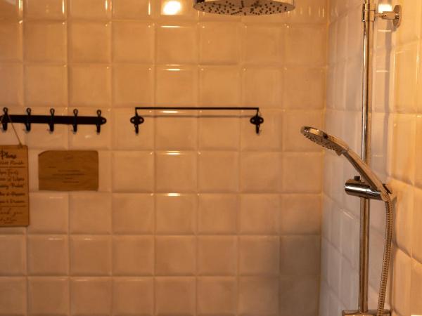 A Day Villa Chiangmai : photo 9 de la chambre chambre triple avec balcon