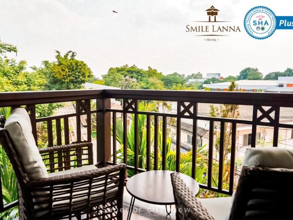 Smile Lanna Hotel : photo 1 de la chambre chambre double ou lits jumeaux supérieure avec vue sur ville