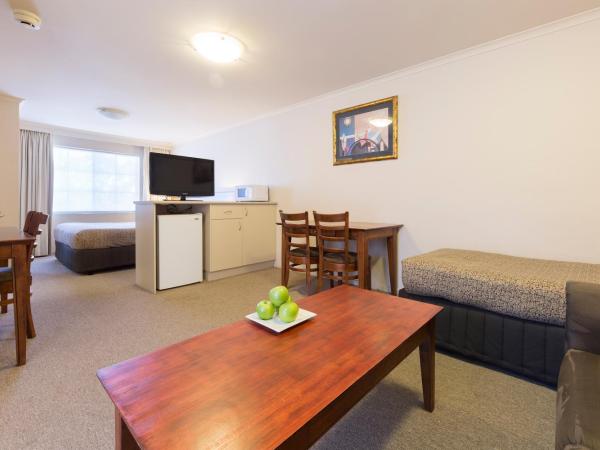 Canberra Parklands Central Apartment Hotel Official : photo 4 de la chambre chambre triple