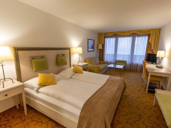 Chalet-Hotel Beau-Site : photo 5 de la chambre chambre double ou lits jumeaux deluxe - vue sur montagne