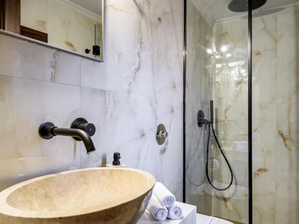 Porto Del Colombo Traditional Boutique Hotel : photo 6 de la chambre chambre double ou lits jumeaux - vue sur mer