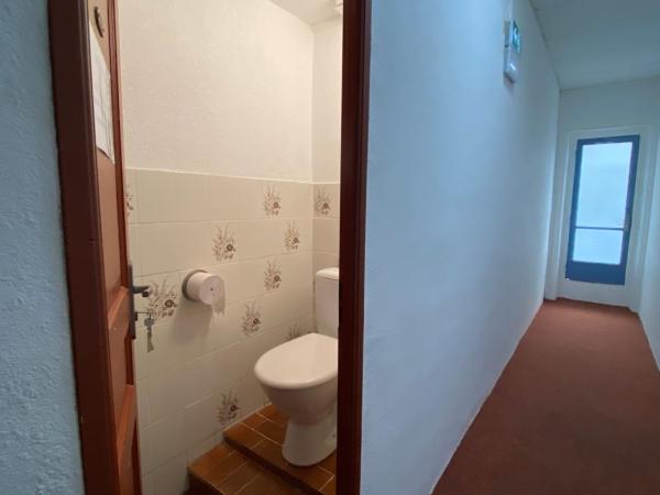 Hôtel Belle Vue d'Angleterre : photo 5 de la chambre chambre triple avec salle de bains extérieure