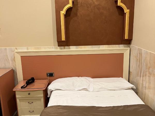 Hotel Iris : photo 1 de la chambre chambre simple
