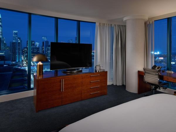 InterContinental San Francisco, an IHG Hotel : photo 1 de la chambre chambre d'angle avec lit king-size - vue sur ville