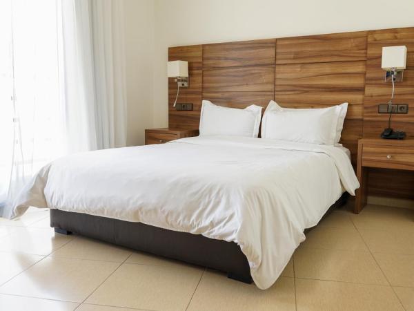 Hotel El Djenina : photo 1 de la chambre chambre double standard