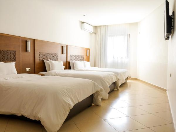 Hotel El Djenina : photo 4 de la chambre chambre triple standard