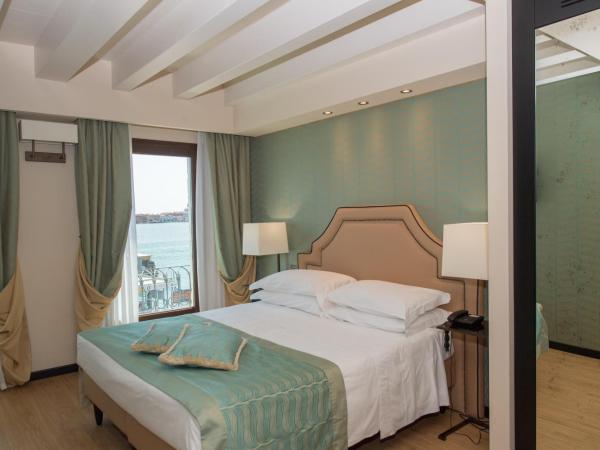 Hotel Paganelli : photo 3 de la chambre chambre double de charme - vue sur lagune