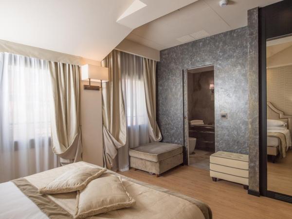 Hotel Paganelli : photo 2 de la chambre chambre triple de charme - vue sur rue