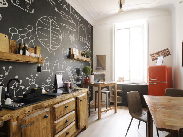 Apartments Chic Torino Centro porta nuova : photo 6 de la chambre chambre double avec salle de bains privative extérieure