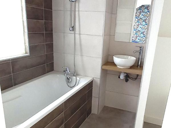 Histoire de Loire La Gabare : photo 3 de la chambre chambre double avec salle de bains privative