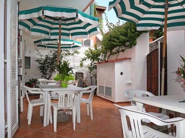 Hotel Residence S.Angelo : photo 1 de la chambre chambre double ou lits jumeaux - vue sur jardin