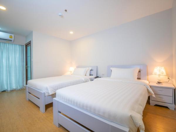 The Kinn Bangkok : photo 1 de la chambre chambre lits jumeaux avec balcon