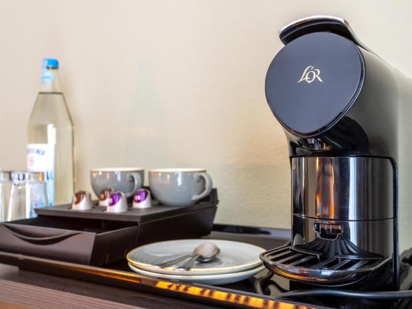 mightyTwice Hotel Dresden : photo 6 de la chambre doppelzimmer „mighty“ mit kaffeemaschine und ruhiger lage