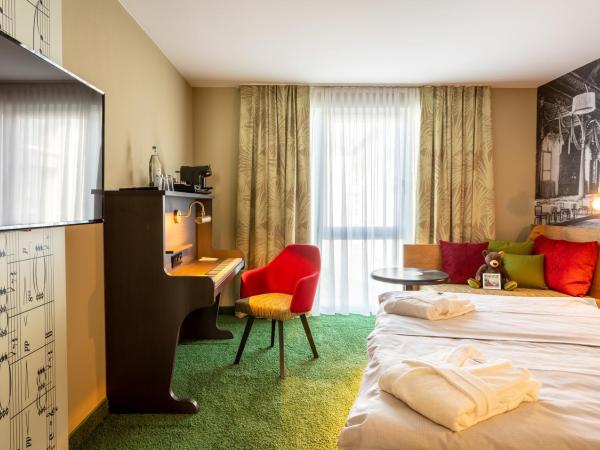mightyTwice Hotel Dresden : photo 4 de la chambre doppelzimmer „mighty“ mit kaffeemaschine und ruhiger lage