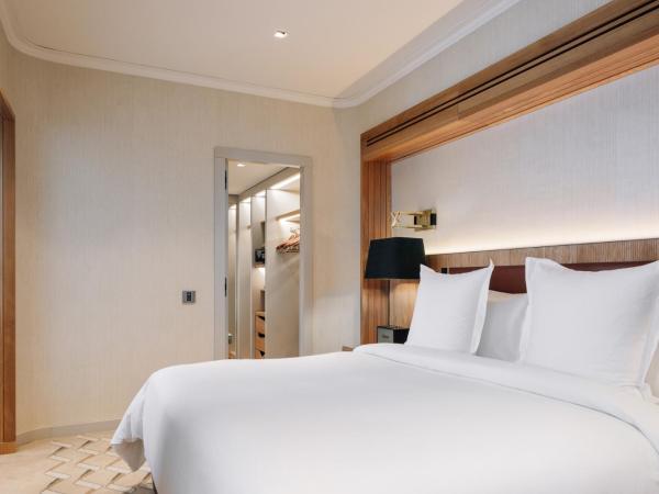 Four Seasons Hotel Ritz Lisbon : photo 2 de la chambre suite lit king-size junior four seasons