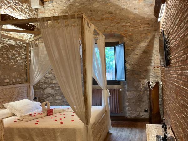 Hotel Històric : photo 4 de la chambre offre romantique