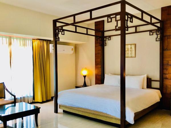 Indra Regent Hotel : photo 1 de la chambre suite familiale