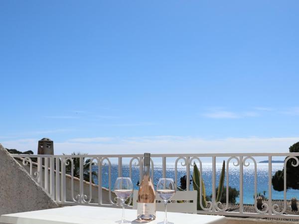 Les Alcyons : photo 2 de la chambre chambre double avec vue sur mer - 1er étage