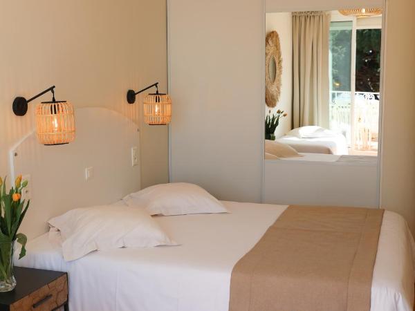 Les Alcyons : photo 5 de la chambre chambre triple - vue sur mer - 1er Étage