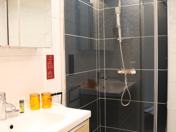 Les Alcyons : photo 3 de la chambre chambre double - côté mer - rez-de-chaussée