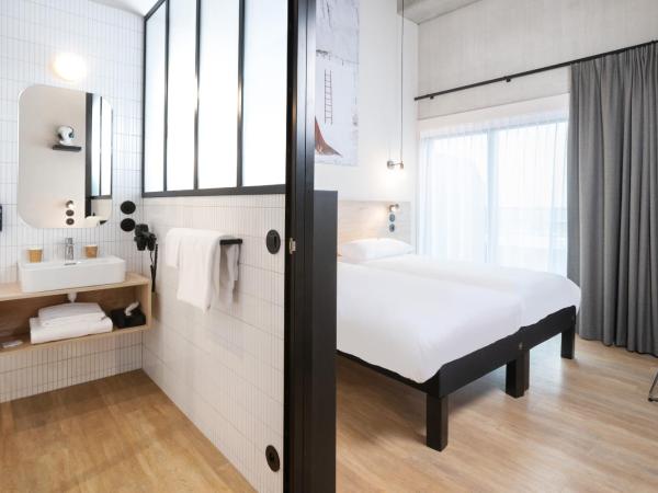 ibis Styles Namur : photo 4 de la chambre chambre double standard avec balcon 