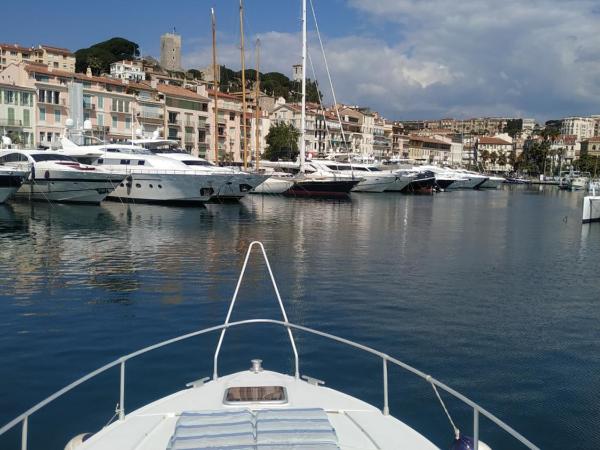 Ferretti 36 ' Bateau à Quai Vieux-Port Cannes Festival La Croisette : photo 4 de la chambre mobile home