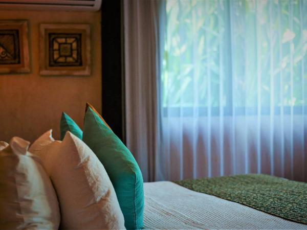 Villa Las Estrellas Tulum - located at the party zone : photo 6 de la chambre suite junior - vue sur piscine