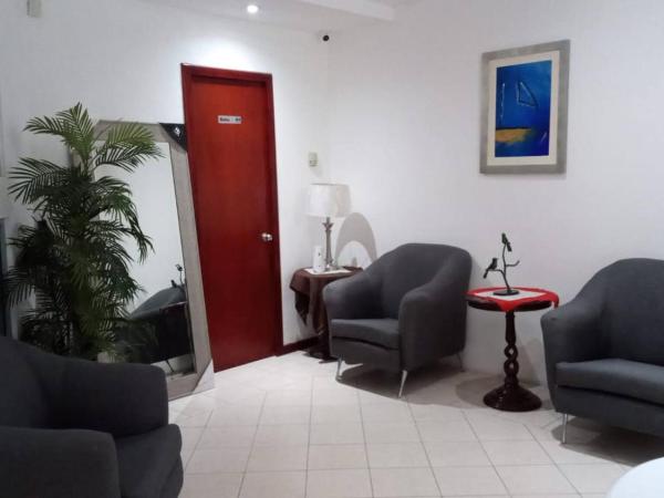 Room in Guest room - Habitacion Tipo Hotel En Obispado : photo 8 de la chambre chambre triple