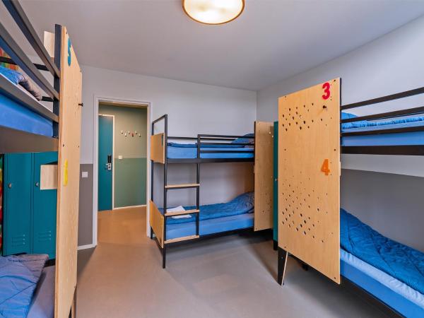 Stayokay Hostel Den Haag : photo 5 de la chambre lit dans dortoir mixte de 6-8 lits avec douche