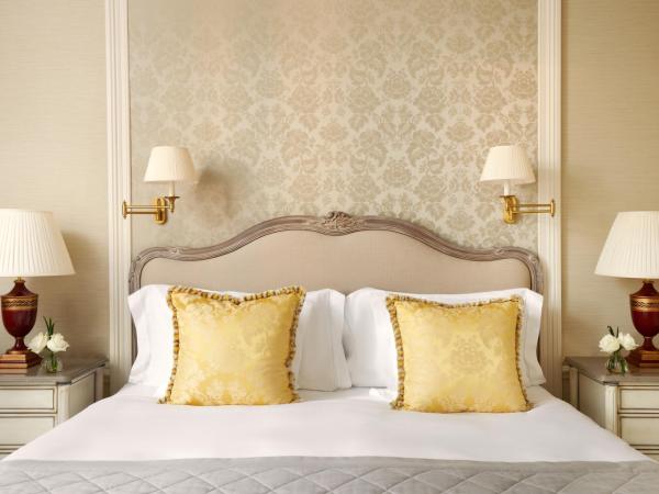 Beau-Rivage Genève : photo 3 de la chambre hébergement premier - vue sur ville