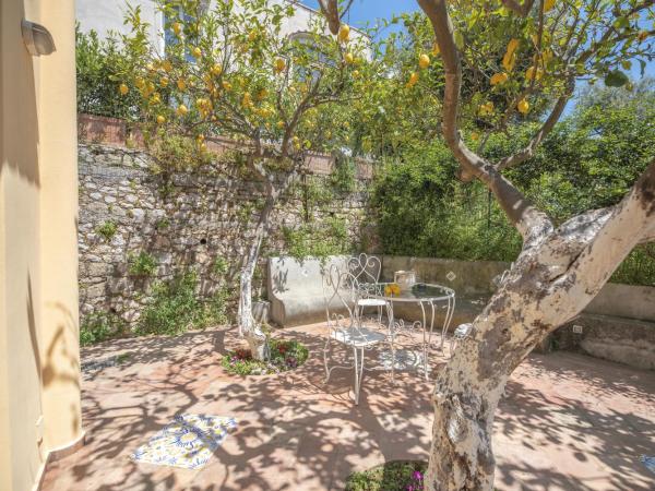 Villa Dorothee : photo 3 de la chambre chambre double avec terrasse