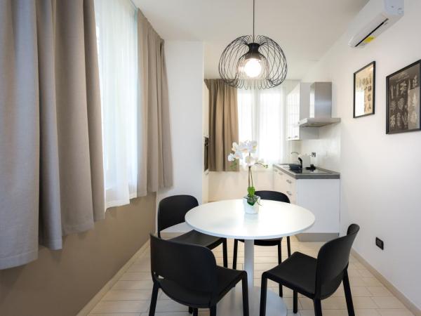 TURINHOMETOWN Residence Apartments : photo 5 de la chambre appartement standard