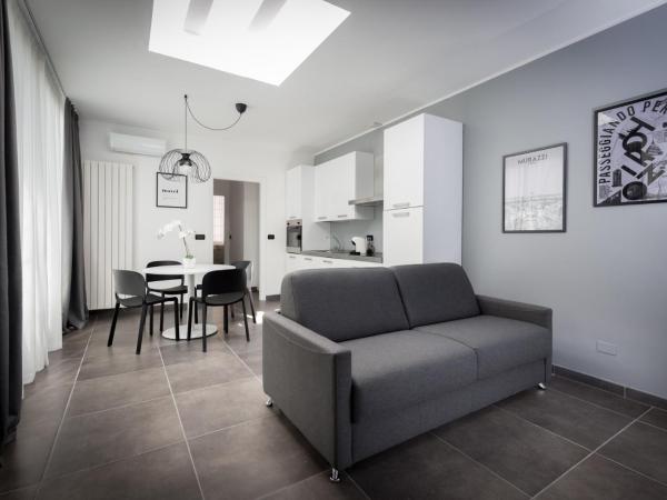 TURINHOMETOWN Residence Apartments : photo 2 de la chambre appartement avec terrasse