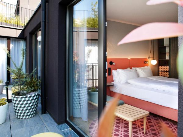 Hotel Indigo Vienna - Naschmarkt, an IHG Hotel : photo 5 de la chambre chambre lit queen-size standard avec balcon