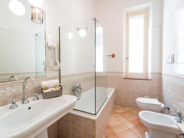 Palau Marco Polo : photo 4 de la chambre chambre double avec salle de bains privative extérieure