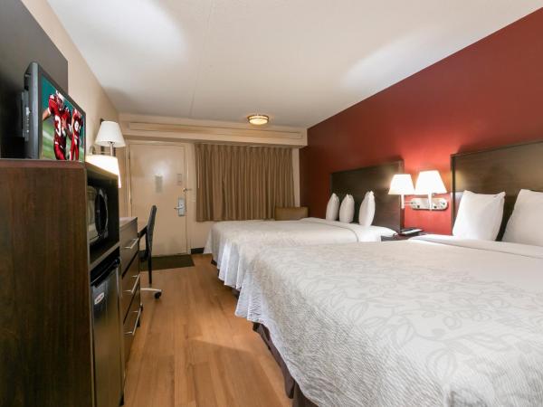 Red Roof Inn PLUS+ Nashville Fairgrounds : photo 2 de la chambre chambre deluxe avec 2 lits doubles - non-fumeurs