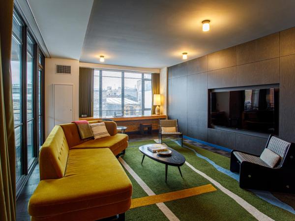 The Emily Hotel : photo 2 de la chambre suite