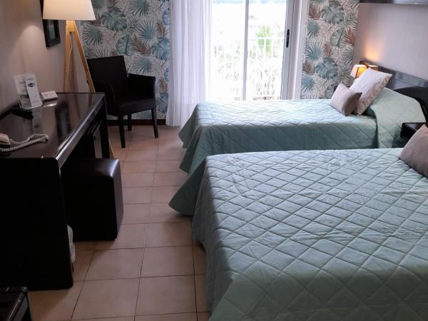 Hôtel Beach : photo 1 de la chambre chambre triple - vue sur mer